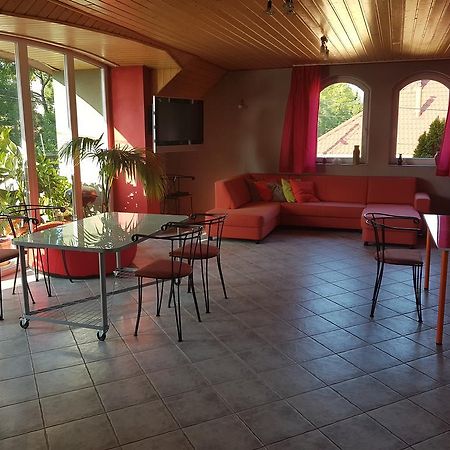 Szigeti Apartmanhaz ペーチ エクステリア 写真