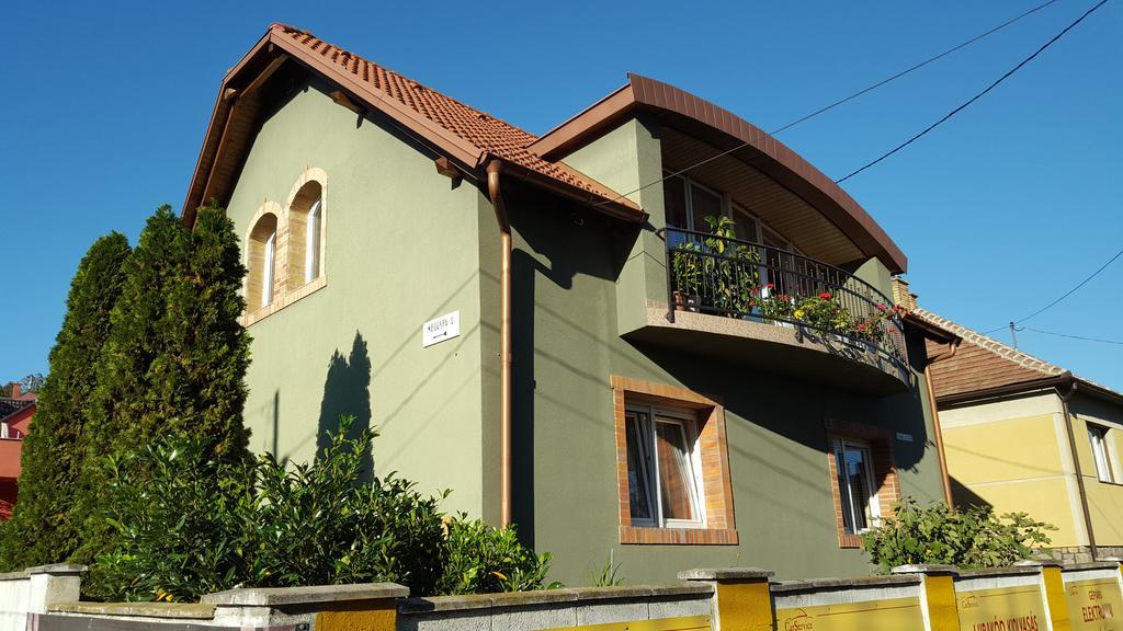 Szigeti Apartmanhaz ペーチ エクステリア 写真